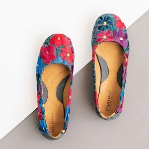 Root Collective Floral Flats